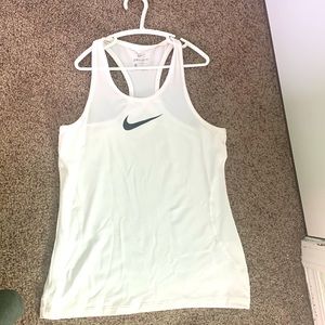 Girls Nike tank-dry fit